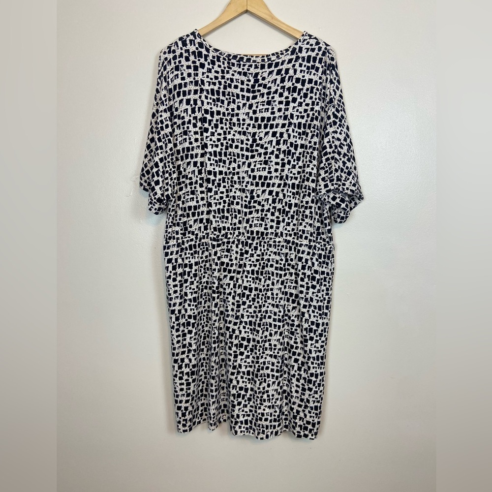 Chico’s Split Neck Tie Waist Pattern Comfy Short … - image 6